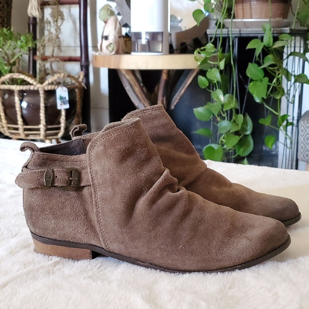 Suede brown booties